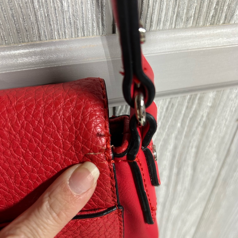 Nine West Red Crossbody Bag Good Usable Condition - Picture 4 of 17